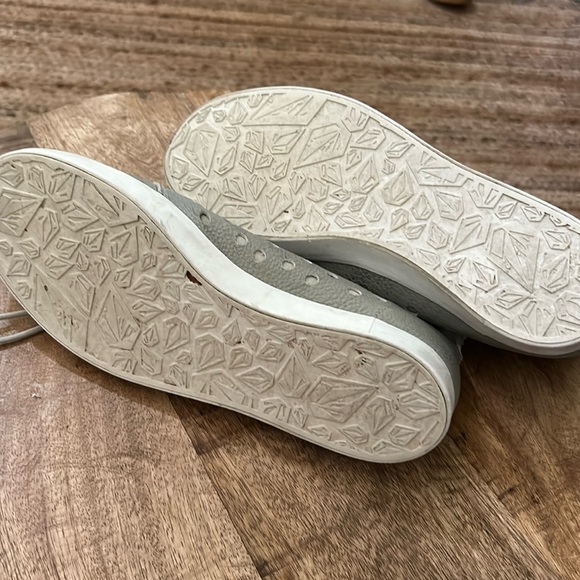 Volcom Buzz Womens skater High Tops marble leather tennis shoe sneakers Size 8.5 - Picture 10 of 13